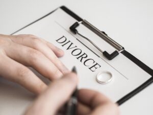 Read more about the article Alimony and Maintenance Rights in Bangalore Divorce Cases