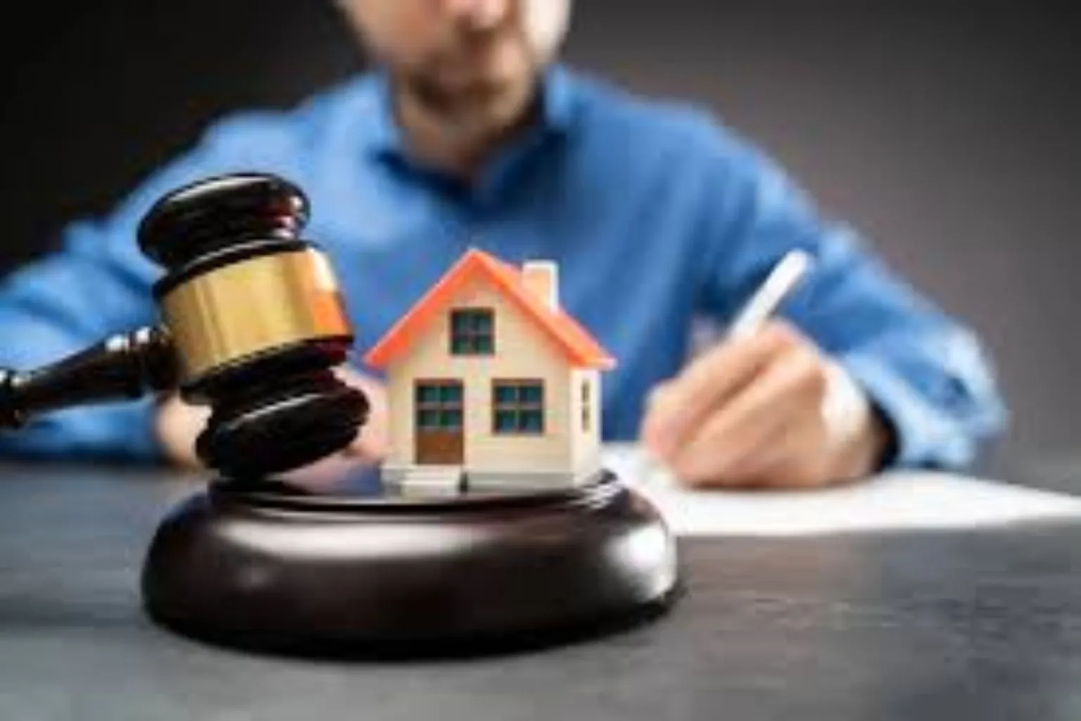 You are currently viewing Facing Criminal Charges & Property Disputes in Bangalore? Your Rights & First Steps