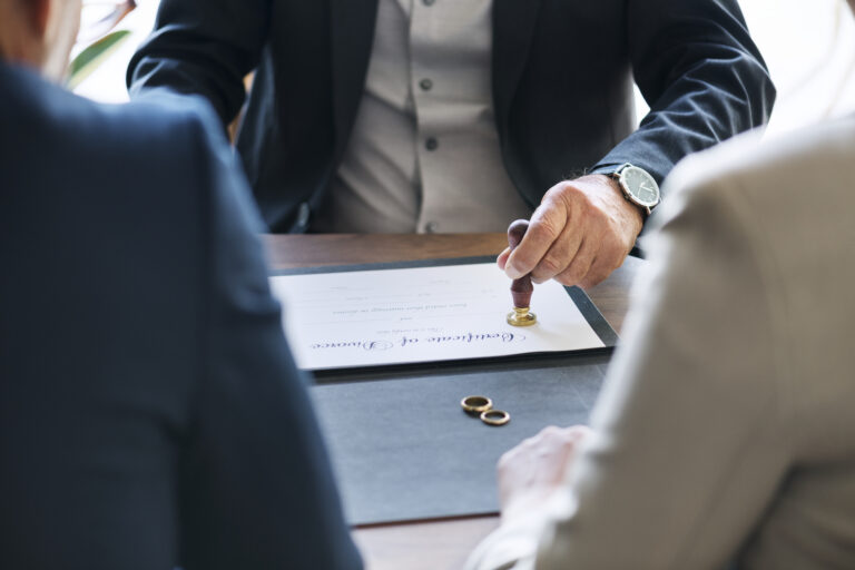 Divorce Case Specialized Lawyer In Bangalore